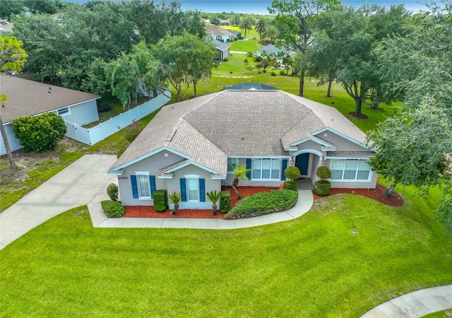 Homes for sale in Clermont, FL | 10512 Via Milano Ct, Clermont, FL 34711 | MLS# G5114683
