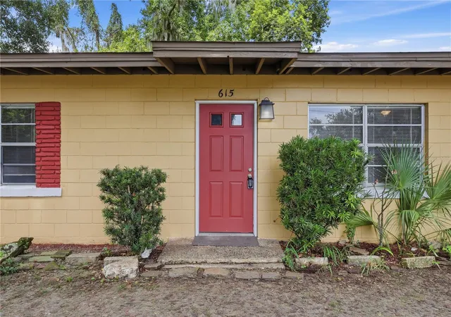 5th image of 615 Danvers St, Eustis, FL 32726 | MLS# O6422456