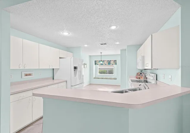 5th image of 830 Mccallister Ave, Sun City Center, FL 33573 | MLS# TB8526043
