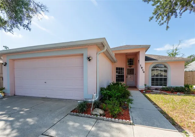 Photo 1 of Single family home for sale at 1914 Woodcut Dr, Lutz, FL 33559 | MLS# TB8526047 | Listing updated on 2026-09-14