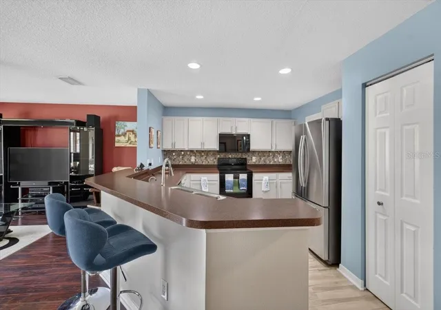 Photo 3 of Townhouse for sale at 4582 Limerick Dr, Tampa, FL 33610 | MLS# TB8526048 | Listing updated on 2026-08-07