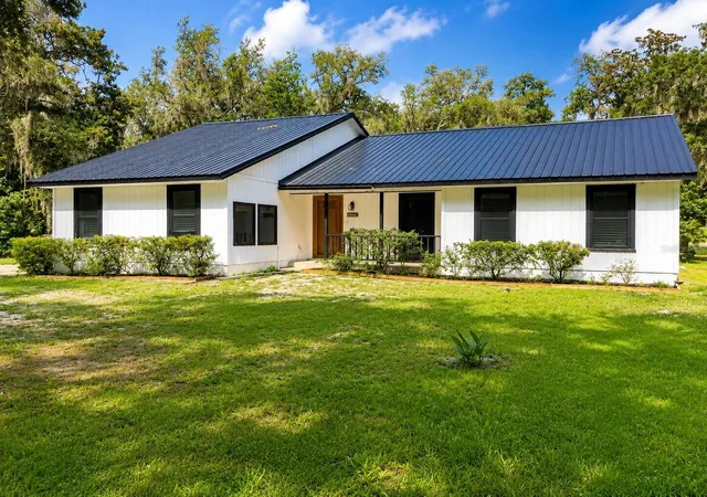 Homes for sale in Weirsdale, FL | 16758 Se 181st Ter, Weirsdale, FL 32195 | MLS# OM727952