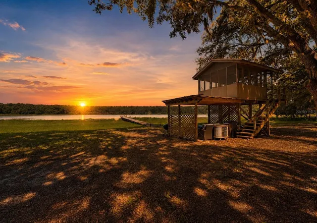 Homes for sale in Weirsdale, FL | 16758 Se 181st Ter, Weirsdale, FL 32195 | MLS# OM727952