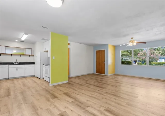 Photo 2 of Single family home for sale at 1302 Ne 14th Terrace, Gainesville, FL 32601 | MLS# GC541706 | Listing updated on 2026-07-12