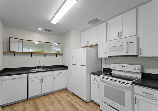 Photo 3 of Single family home for sale at 1302 NE 14th Terrace, Gainesville, FL 32601 | MLS# GC541706 | Listing updated on 2026-07-12