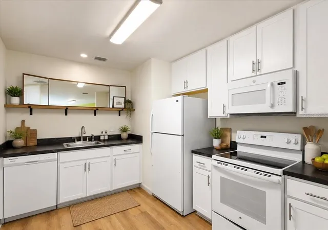 Photo 4 of Single family home for sale at 1302 NE 14th Terrace, Gainesville, FL 32601 | MLS# GC541706 | Listing updated on 2026-07-12