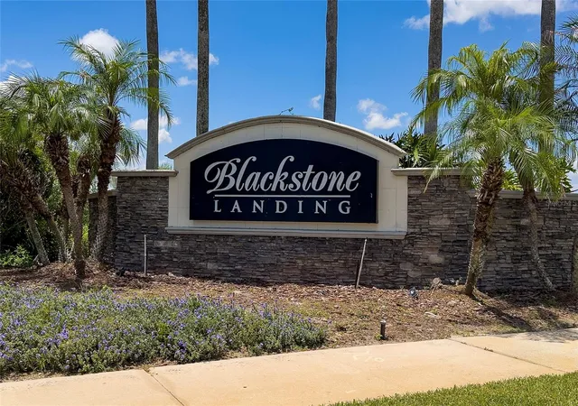 Photo 4 of Single family home for sale at 2121 Blackstone Landing Dr, Kissimmee, FL 34758 | MLS# S5153093 | Listing updated on 2026-10-30