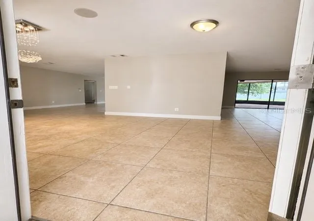 Photo 2 of Single family home for sale at 3109 Reseda Ct, Tampa, FL 33618 | MLS# O6422478 | Listing updated on 2026-10-07