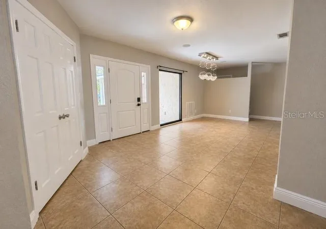 Photo 3 of Single family home for sale at 3109 Reseda Ct, Tampa, FL 33618 | MLS# O6422478 | Listing updated on 2026-10-07