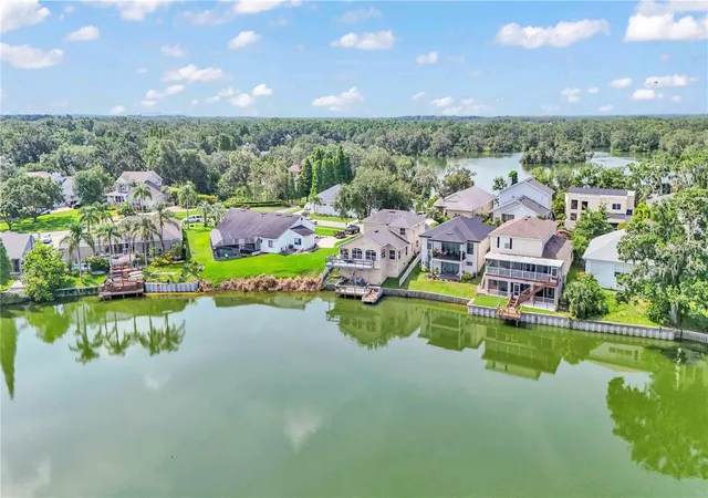 Photo 3 of Single family home for sale at 601 Peninsular Dr, Lakeland, FL 33813 | MLS# R4911568 | Listing updated on 2026-09-14