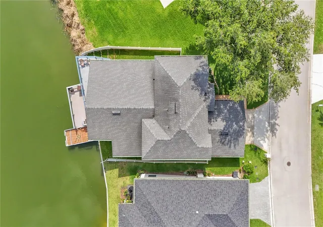 Photo 3 of Single family home for sale at 601 Peninsular Dr, Lakeland, FL 33813 | MLS# R4911568 | Listing updated on 2026-09-14