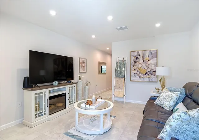 Photo 5 of Townhouse for sale at 12000 Grizzly Ln, New Port Richey, FL 34654 | MLS# W7887353 | Listing updated on 2026-08-17