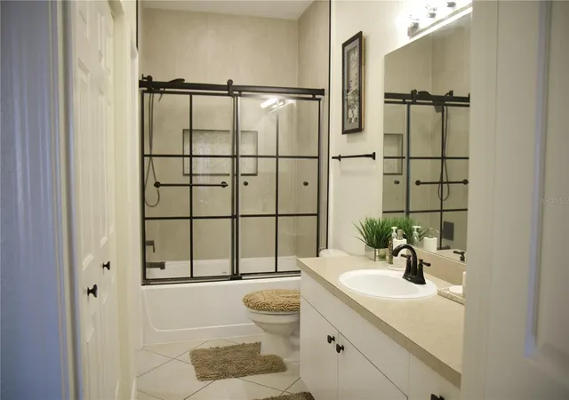 Photo 3 of Condo for sale at 4323 Bayside Village Dr #306, Tampa, FL 33615 | MLS# TB8526073 | Listing updated on 2026-09-26