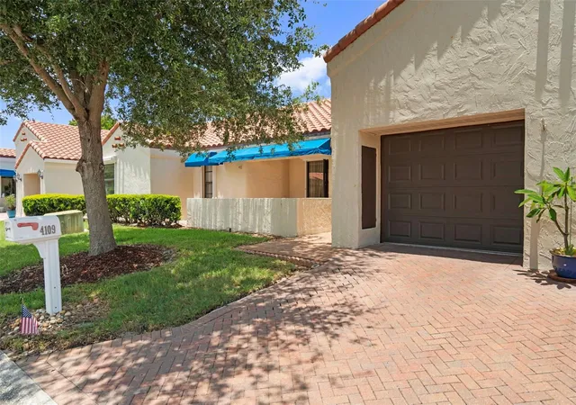 Photo 3 of Single family home for sale at 4109 89th Avenue N, Pinellas Park, FL 33782 | MLS# TB8526078 | Listing updated on 2026-09-30