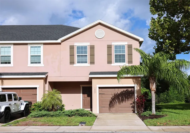 Photo 1 of Townhouse for sale at 1097 Grantham Dr, Sarasota, FL 34234 | MLS# A4699099 | Listing updated on 2026-09-13