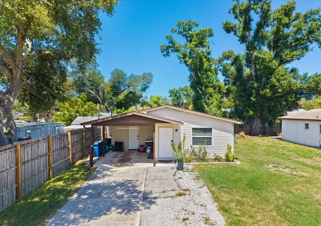 Photo 1 of Single family home for sale at 4050 Rockefeller Ave, Sarasota, FL 34231 | MLS# A4699108 | Listing updated on 2026-08-22