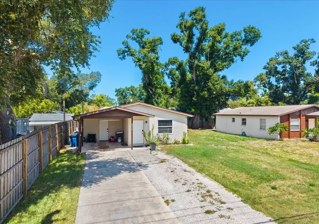 Photo 3 of Single family home for sale at 4050 Rockefeller Ave, Sarasota, FL 34231 | MLS# A4699108 | Listing updated on 2026-08-22