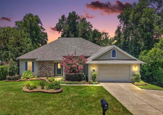 Single family home for sale at 705 Hilltop Ct, MOUNT DORA, FL 32757 | MLS# G5114691