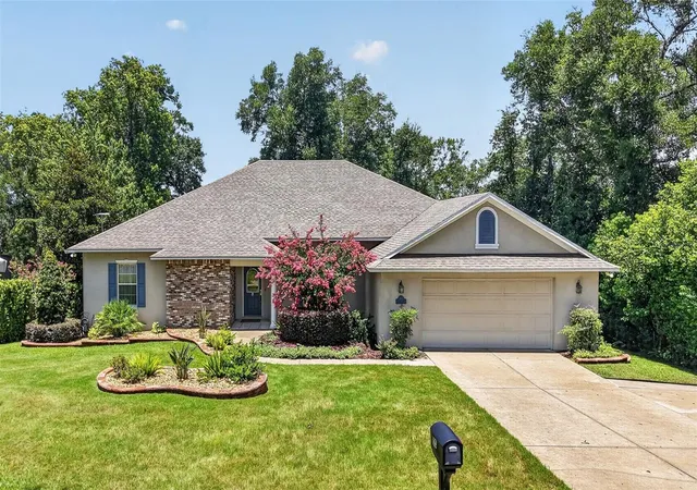 Photo 2 of Single family home for sale at 705 Hilltop Ct, Mount Dora, FL 32757 | MLS# G5114691 | Listing updated on 2026-10-07