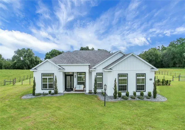 Homes for sale in Oxford, FL | 10757 County Road 223, Oxford, FL 34484 | MLS# G5114692