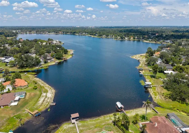 Photo 3 of Single family home for sale at 10603 Orange Grv Dr, Tampa, FL 33618 | MLS# TB8526115 | Listing updated on 2026-10-04