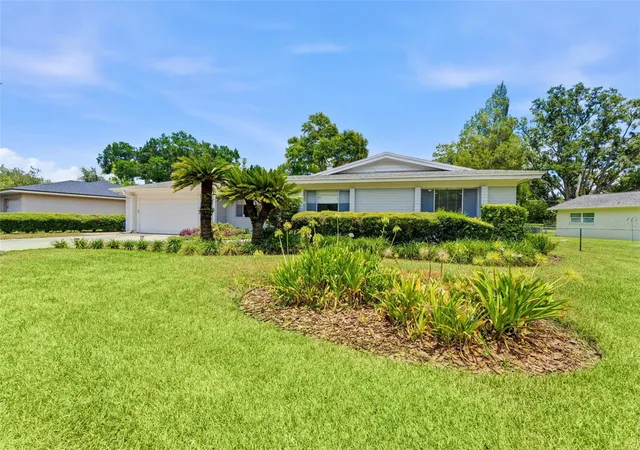 Photo 4 of Single family home for sale at 10603 Orange Grv Dr, Tampa, FL 33618 | MLS# TB8526115 | Listing updated on 2026-10-04