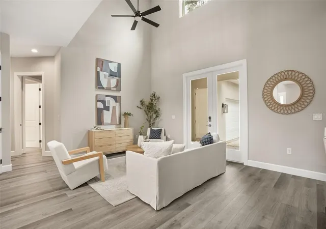Photo 4 of Single family home for sale at 1412 W Harvard St, Orlando, FL 32804 | MLS# TB8526128 | Listing updated on 2026-09-05