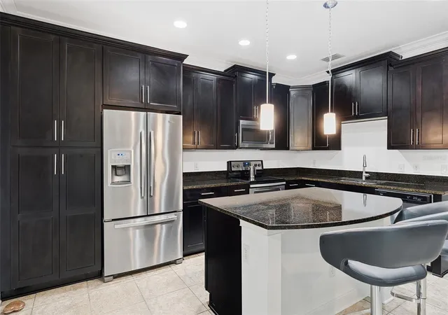 Photo 3 of Townhouse for sale at 9956 Eagle Crk Ctr Blvd, Orlando, FL 32832 | MLS# S5153106 | Listing updated on 2026-08-11