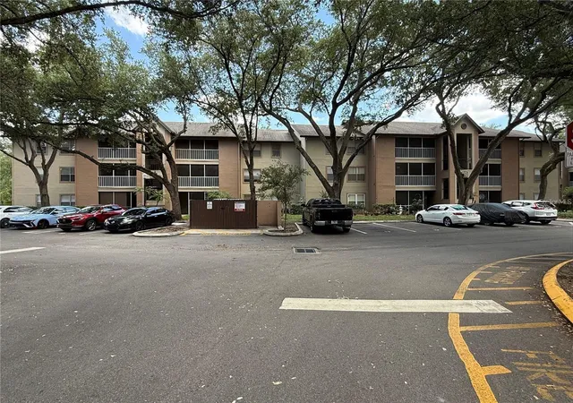 Homes for sale in Altamonte Springs, FL | 956 Salt Pond Pl #204, Altamonte Springs, FL 32714 | MLS# O6422535