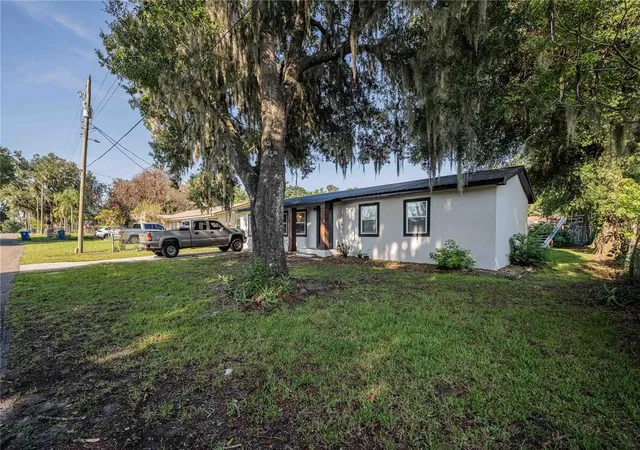 Homes for sale in Fort Meade, FL | 801 N Clermont Ave, Fort Meade, FL 33841 | MLS# TB8526132