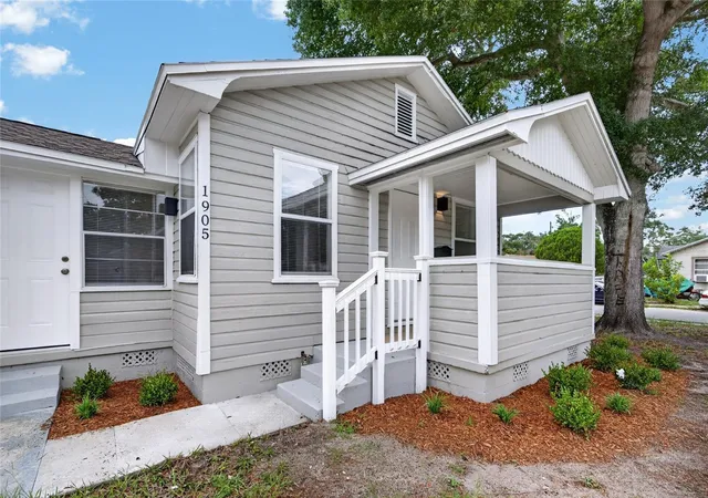 Photo 3 of Sale Pending at 1905 24th Street S, Saint Petersburg, FL 33712 | MLS# TB8526133 | Listing updated on 2026-10-20