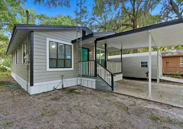 1st image of 21445 Se 64th Ave, Hawthorne, FL 32640 | MLS# GC541721