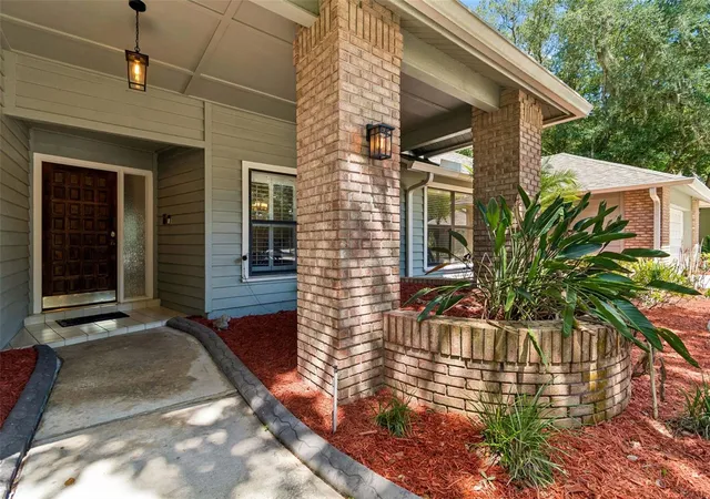Photo 3 of Single family home for sale at 5804 Ainsworth Ct E, Tampa, FL 33647 | MLS# TB8526144 | Listing updated on 2026-10-08