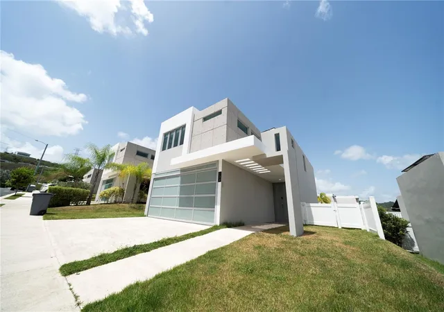 Homes for sale in Guaynabo, PR | Calle 13 #134, Guaynabo, PR 00971 | MLS# PR9122574