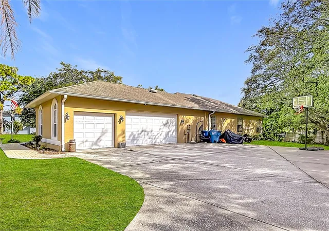 Homes for sale in Weeki Wachee, FL | 10301 Fox Sparrow Ave, Weeki Wachee, FL 34613 | MLS# W7887363