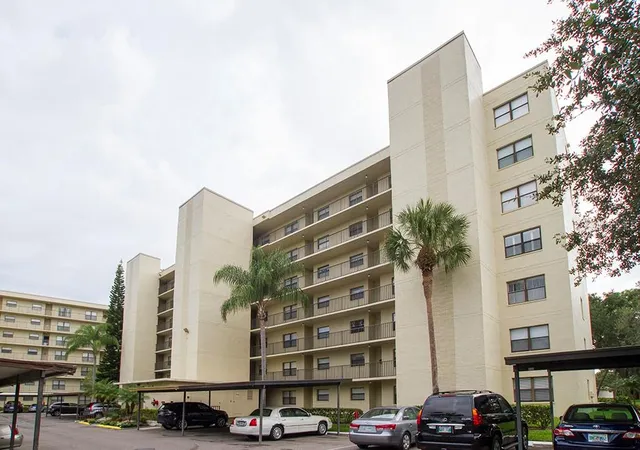 Listing Photo 1 - Condo for sale in building located at 800 Cvs Cay Dr, Clearwater, FL 33760 - Unit #5G