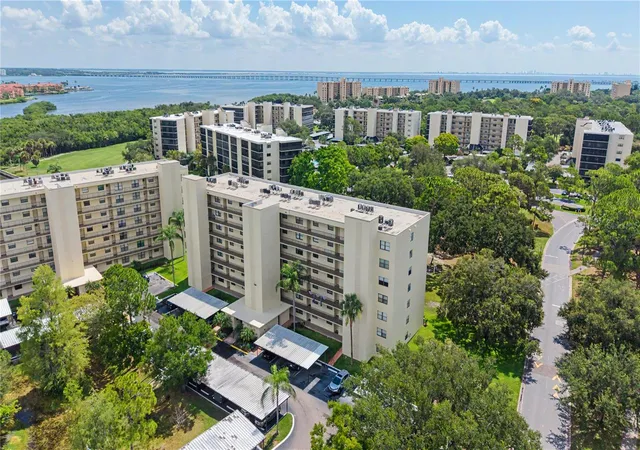 Listing Photo 2 - Condo for sale in building located at 800 Cvs Cay Dr, Clearwater, FL 33760 - Unit #5G