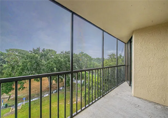 Listing Photo 3 - Condo for sale in building located at 800 Cvs Cay Dr, Clearwater, FL 33760 - Unit #5G