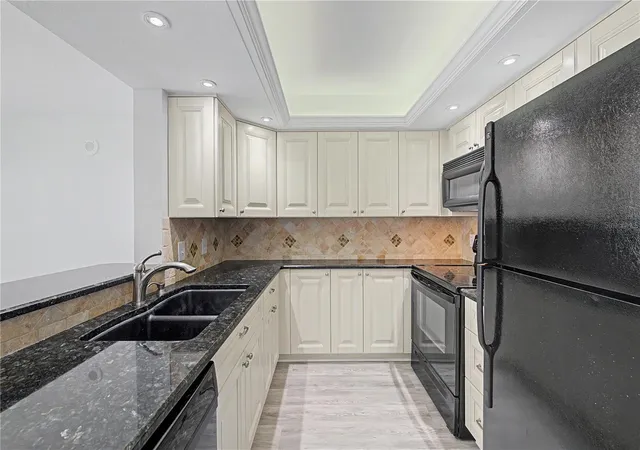 Listing Photo 4 - Condo for sale in building located at 800 Cvs Cay Dr, Clearwater, FL 33760 - Unit #5G