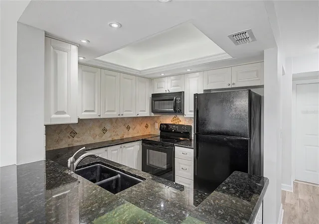 Listing Photo 5 - Condo for sale in building located at 800 Cvs Cay Dr, Clearwater, FL 33760 - Unit #5G