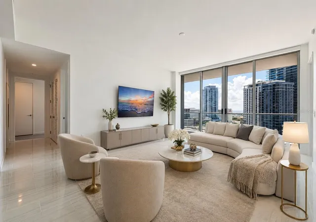 Photo 1 of Condo for sale at 400 Central Ave #1105, Saint Petersburg, FL 33701 | MLS# TB8526155 | Listing updated on 2026-10-28