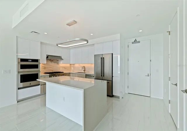 Photo 3 of Condo for sale at 400 Central Ave #1105, Saint Petersburg, FL 33701 | MLS# TB8526155 | Listing updated on 2026-10-28