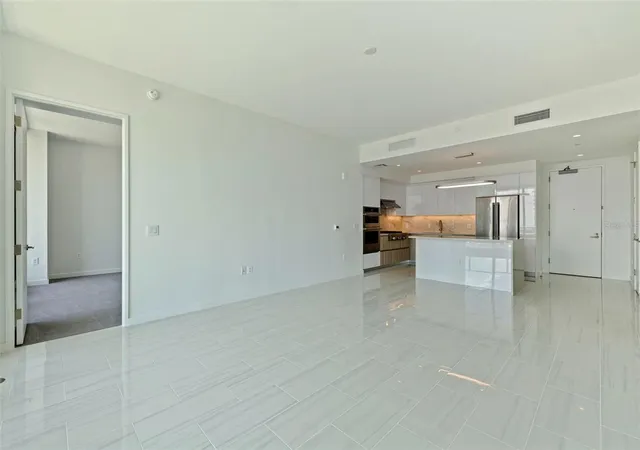 Photo 4 of Condo for sale at 400 Central Ave #1105, Saint Petersburg, FL 33701 | MLS# TB8526155 | Listing updated on 2026-10-28