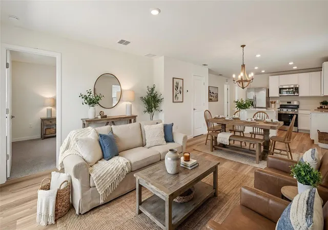 Photo 3 of Single family home for sale at 1029 Cmns Way, Port Orange, FL 32129 | MLS# O6422559 | Listing updated on 2026-10-08