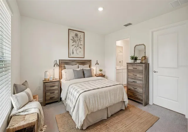Photo 4 of Single family home for sale at 1029 Cmns Way, Port Orange, FL 32129 | MLS# O6422559 | Listing updated on 2026-10-08