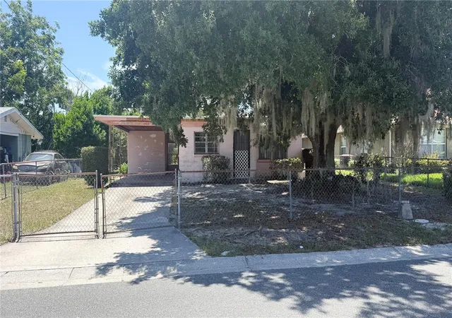 Photo 2 of Single family home for sale at 1903 3rd Street Ne, Winter Haven, FL 33881 | MLS# P4939237 | Listing updated on 2026-08-14