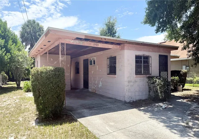 Photo 3 of Single family home for sale at 1903 3rd Street Ne, Winter Haven, FL 33881 | MLS# P4939237 | Listing updated on 2026-08-14