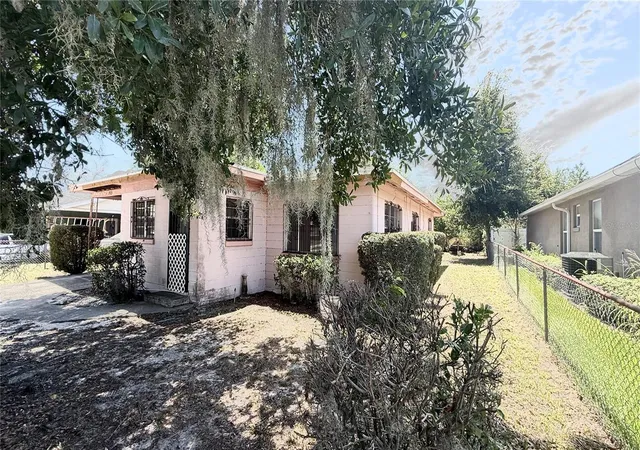 Photo 4 of Single family home for sale at 1903 3rd Street NE, Winter Haven, FL 33881 | MLS# P4939237 | Listing updated on 2026-08-14