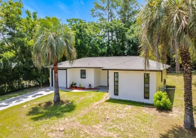 Photo 3 of Single family home for sale at 47 Lake Ct Loop, Ocala, FL 34472 | MLS# OM727970 | Listing updated on 2026-10-06