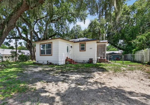 image of 1311 Sumter St, Leesburg, FL 34748 | MLS# O6422564